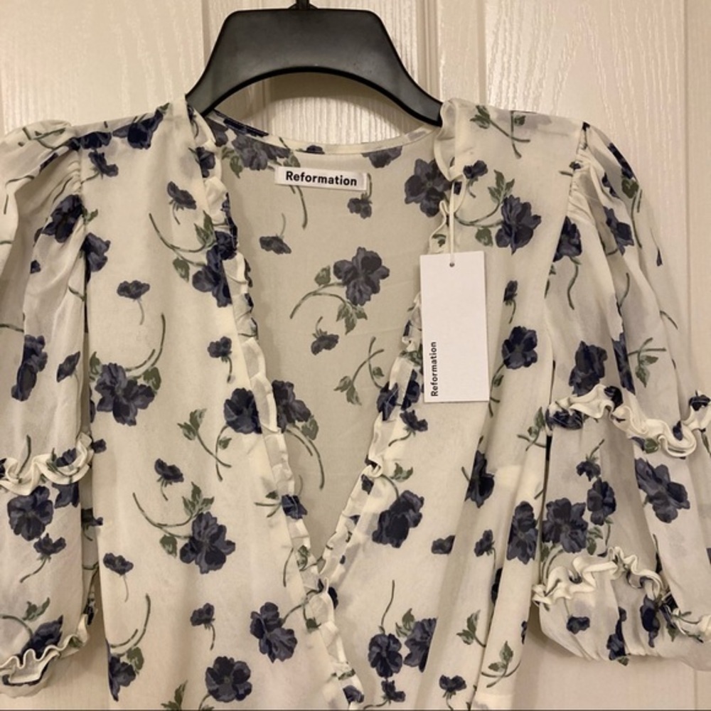 REFORMATION Tanna Floral Wrap Dress with frilly ruffles in Blueberries Size S - Picture 6 of 14